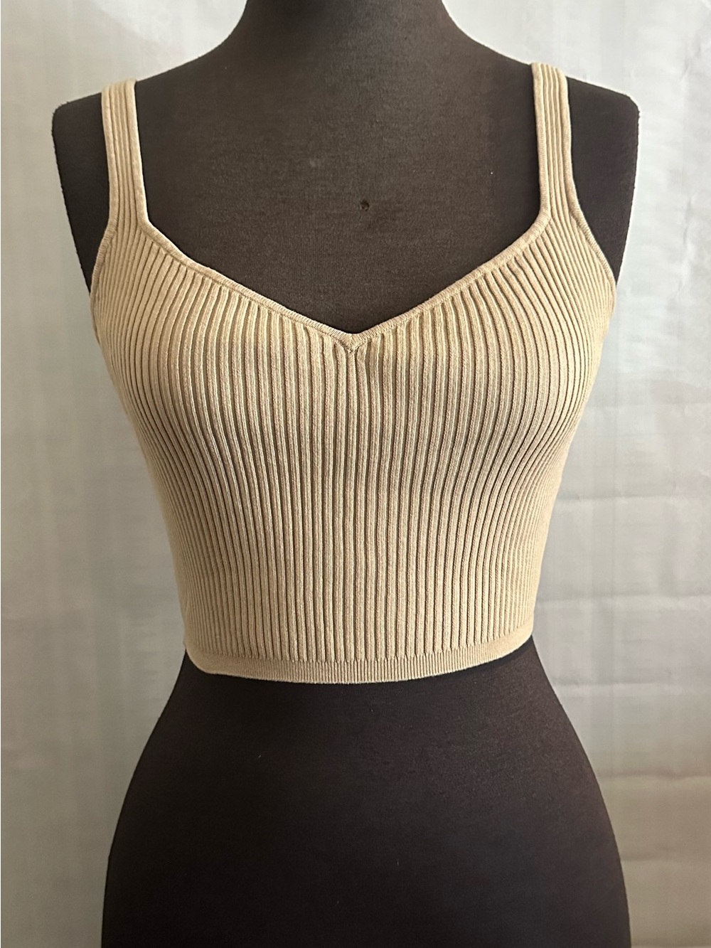 H&M Beige Ribbed V-Neck Crop Top